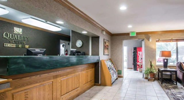 Quality Suites Otay Mesa, Varaa Hotelli Otay Mesa San Diego County