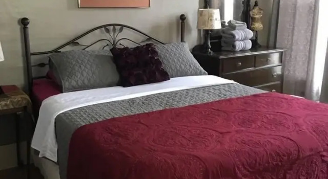 Room 6-Boulder Crescent Inn - Boutique hotels for Rent in Colorado Spr, Забронировать Бутик-отель Отели Колорадо-Спрингса 3 звезды, рядом с Центр изобразительного искусства Колорадо-Спрингс, 3*