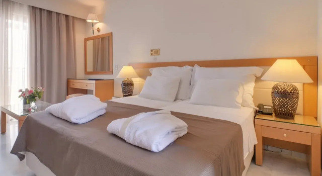 Miramare Luxury Villas, Забронировать Отель Отели East Crete с бассейном, Бассейн