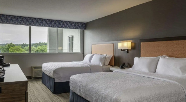 Hampton Inn by Hilton Manchester, Забронировать Отель Манчестер Mclntyre, рядом с Арена Южного университета Нью-Гэмпшира