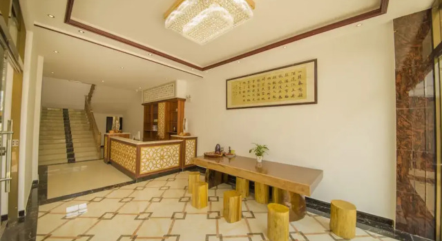 LV QI Hotel