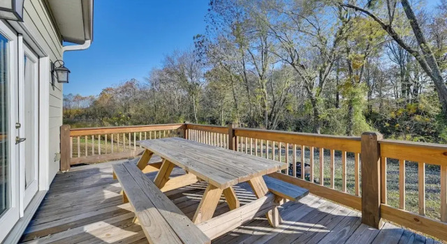 Riverside Serenity! Falls of Rough Home w/ Views, Rezerwuj Dom wakacyjny Falls of Rough Kentucky