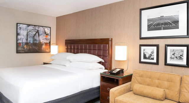 Двухместный номер Deluxe Sheraton Ann Arbor Hotel