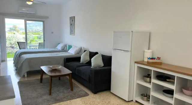 Номер Standard White House studio with sea view and parking