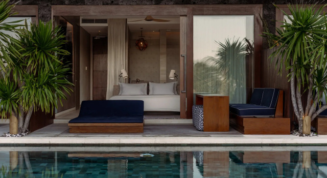 Люкс рядом с пляжем Hotel Komune and Beach Club Bali