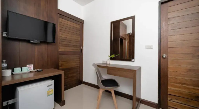 Семейный номер Standard с балконом Circle Inn Ao Nam Mao