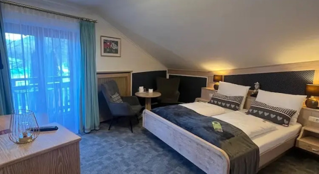 Двухместный номер Comfort с балконом и с видом на сад Hotel Quellenhof