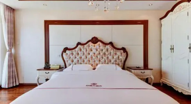 Люкс с 4 комнатами с видом на море Longhuayuan Ocean View Hotel