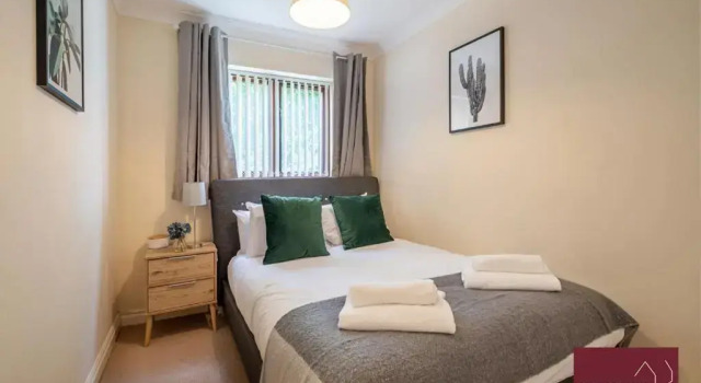 Maidenhead - 2 Bed & Parking