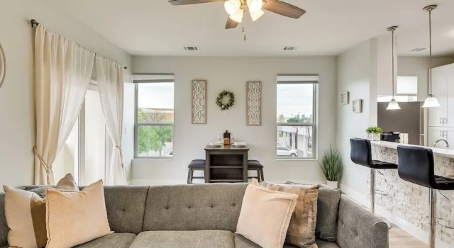 Steps to TCU Campus: Modern Fort Worth Apt, Buchen Sie Ferienwohnung Fort Worth Dallas - Fort Worth und Umgebung