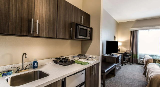 Четырёхместный номер Standard Comfort Inn & Suites Snyder