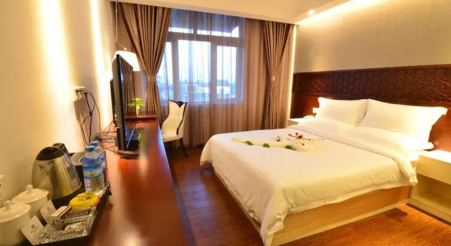 Royal Holiday Hotel, Book Hotel Tamwe Township , near Thuwunna Indoor Stadium