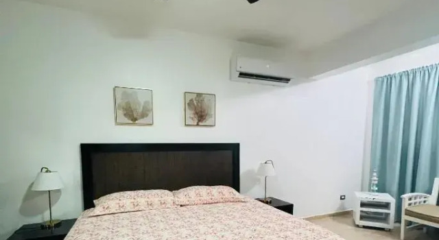Lovely Beachfront 2 bedrooms condo with 2 pools, Prenota Hotel Hotel a Samana con parcheggio, Parcheggio