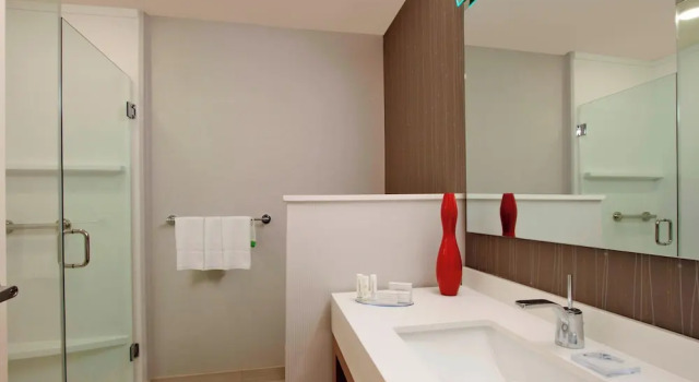 Двухместный номер Standard Courtyard by Marriott Victoria