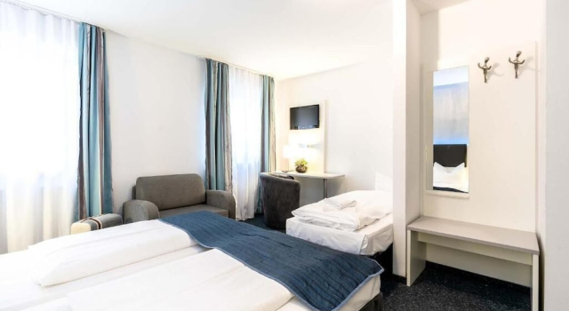 Трёхместный номер Standard с видом на город Hotel Wandinger Hof