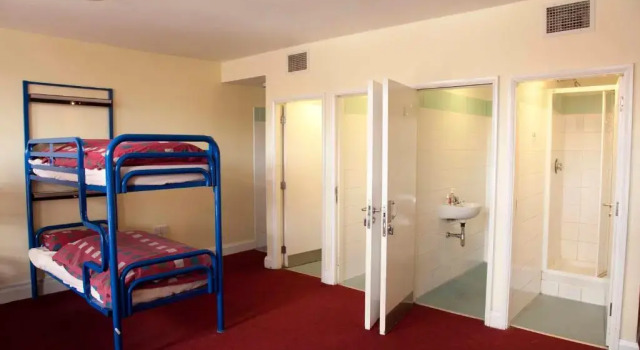 Кровать в общем номере (женский номер) Abigails Hostel