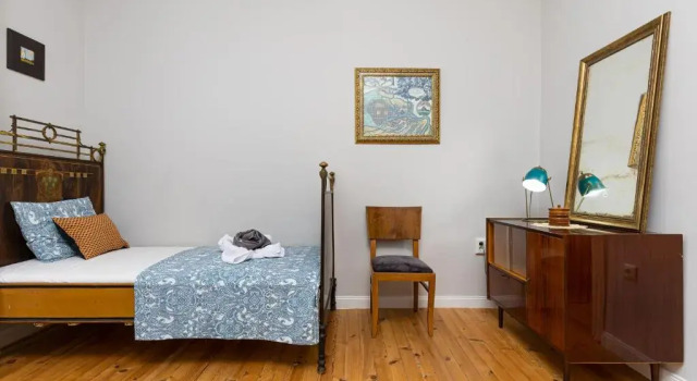 Апартаменты The Old Town Vintage 2-Bedroom Jewel