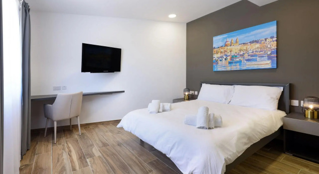 Deluxe Studio ★, Rezervați Hotel Xemxija Bay Malta