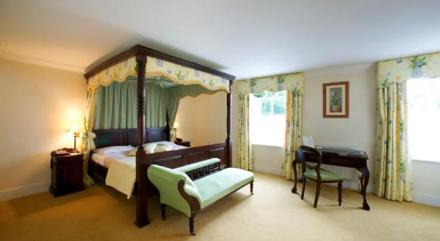 Двухместный номер Premier Esseborne Manor Hotel