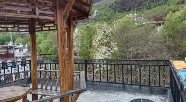 Yihezangjia, Prenota Hotel Hotel a Danba con piscina, Piscina
