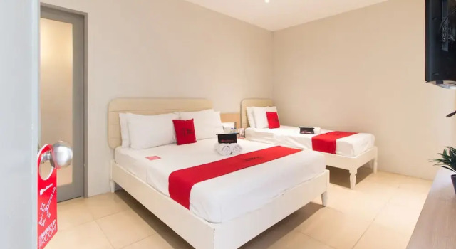 RedDoorz @ General Segundo Avenue Laoag, Prenota Hotel Laoag 