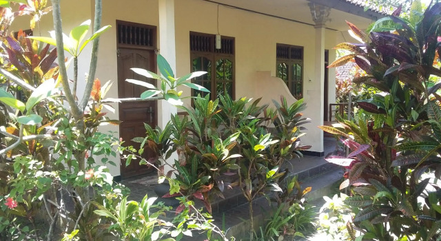 Surya Homestay, Prenota Hotel Hotel economici a Antosari