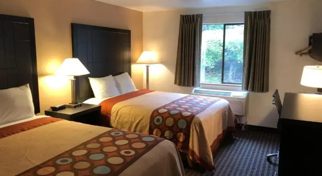 Четырёхместный номер Standard Super 8 by Wyndham Lacey Olympia Area