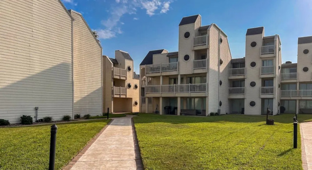 Bahia Mar 112f 2 Bedroom Condo by RedAwning