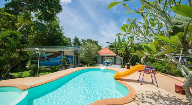 Кровать в общем номере Tontarn Resort and Spa