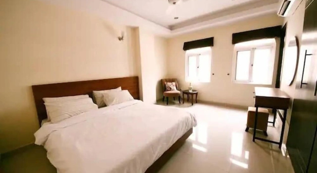 Executive Suits Apt F-11 Markaz