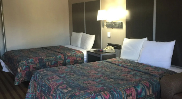 Camelot Inn & Suites Veterans Memorial NW Houston, Book Mini-hotel Houston Houston