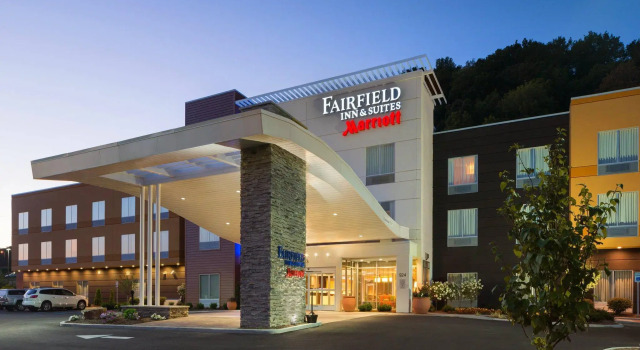 Кровать в общем номере Fairfield Inn & Suites by Marriott Athens