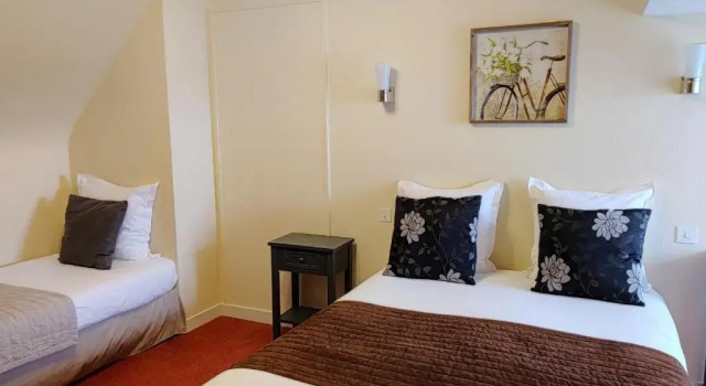 Четырёхместный номер Comfort Hotel Du Tertre