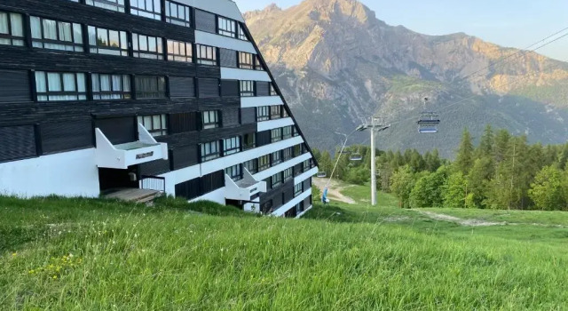 Апартаменты Studio Puy Saint Vincent 1600 aux pieds des pistes