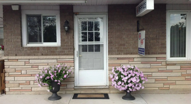 Tay Inn, Buchen Sie Gasthaus Motels in Ontario, Motel