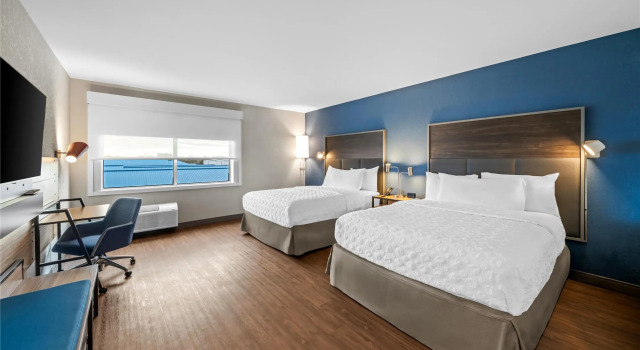 Четырёхместный номер Standard Tru By Hilton Oshawa