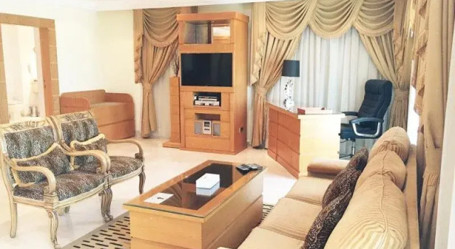 Mirage Suites Hotel - Family Only, Book Hotel Hotels in Salmiyah with a Pool, Swimming Pool