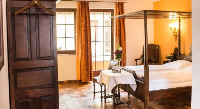 Romantik Hotel Greifen-Post, Rezervovat Hotel Feuchtwangen Romantic Road