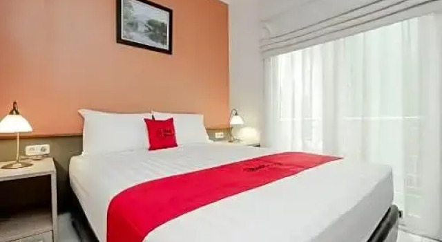 Economy room RedDoorz Syariah Plus @ Jatibening