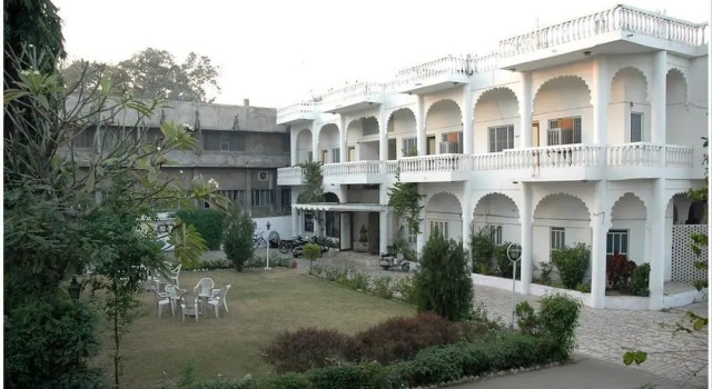 Hotel Saheli Palace, Забронировать Отель Отели штата Раджастхана с завтраком, Завтраки