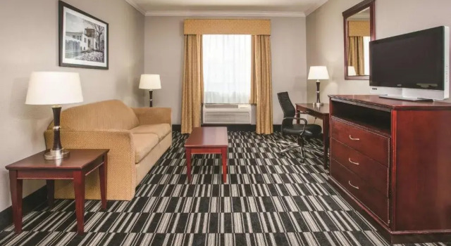 Люкс La Quinta Inn & Suites by Wyndham Dallas South-DeSoto