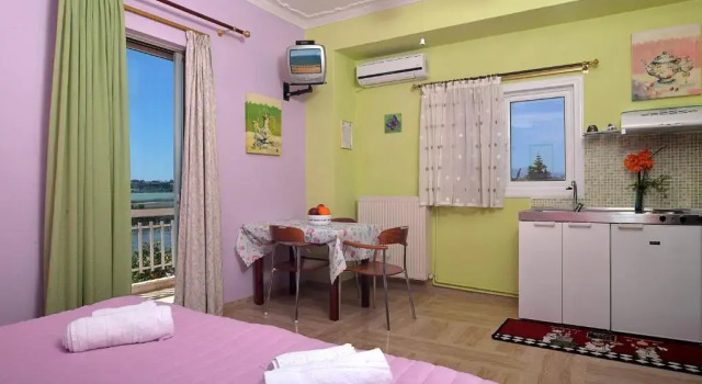 Студия с видом на море Annas Apartments and Studios - Planespotters Paradise