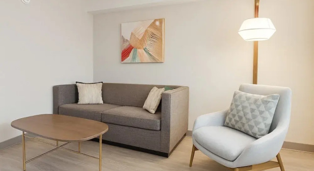 Люкс c 1 комнатой Holiday Inn & Suites Mississauga West - Meadowvale by IHG