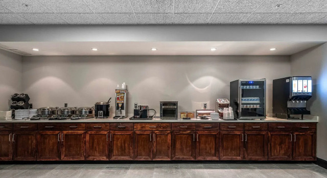 The State House Inn, an Ascend Hotel Collection Member, Đặt Khách sạn Khách sạn ở Springfield bao gồm bữa sáng, Bữa sáng