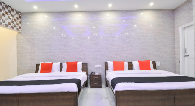 Люкс Standard Capital O 64956 Hotel Aman