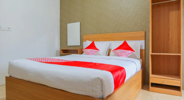 OYO 2547 Assirot Residence, Prenota Hotel Giacarta Jakarta Province