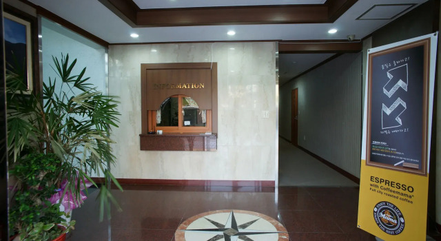 Trevi Hotel