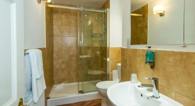 Standard Perhe Club huone Cliffden Hotel