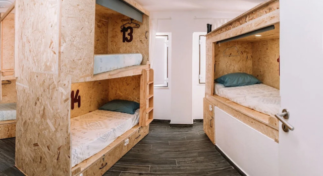 Deck Lodge - Hostel