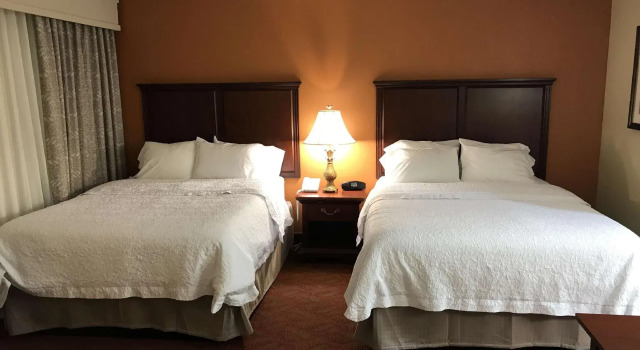 Четырёхместный номер Standard Hampton Inn & Suites Bolingbrook